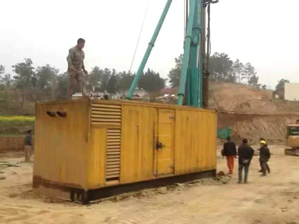 玛纳斯如何判断水冷式机油散热器密封件是否需要更换?
